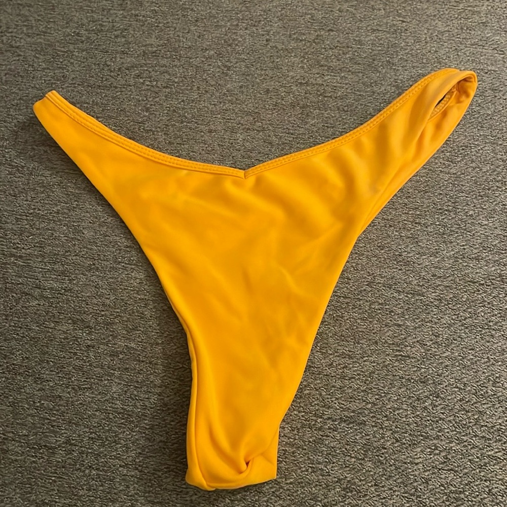 Medium Benoa Bottoms - Picture 1 of 3
